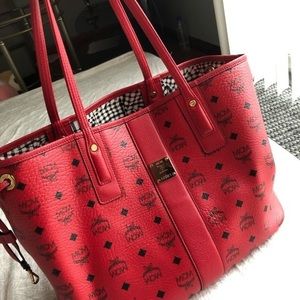 MCM RED TOTE , Gold metal
